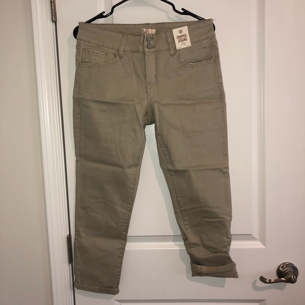 Women’s Capri Khakis